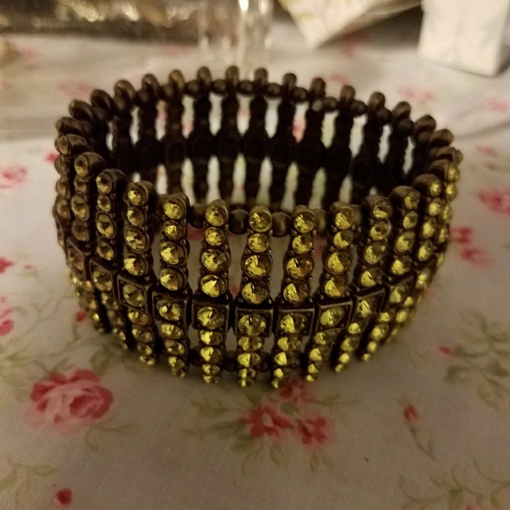 Yellow stretchy bracelet